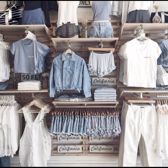 Mystery Box!!(Brandy Melville, UO, Pacsun & More!) - Picture 2 of 5